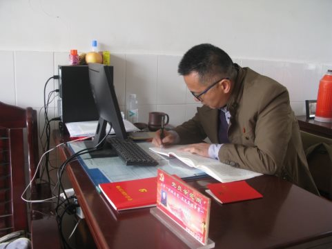\\Hscjzx\学校照片\2017下\11.9学习十九大\IMG_5244.JPG