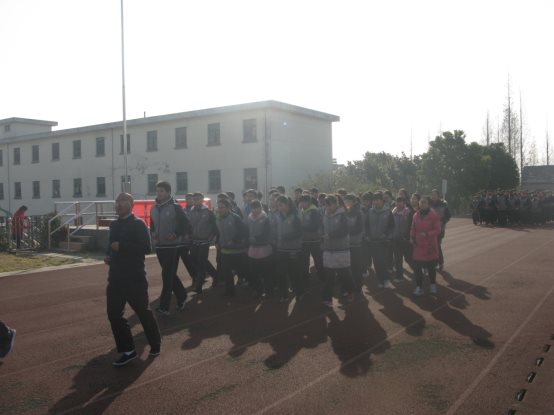 \\Hscjzx\学校照片\2017下\12.25冬季长跑启动\IMG_6130.JPG