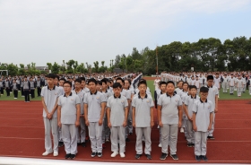 \\Hscjzx\学校照片\2019下\9.16升旗\IMG_0570.JPG