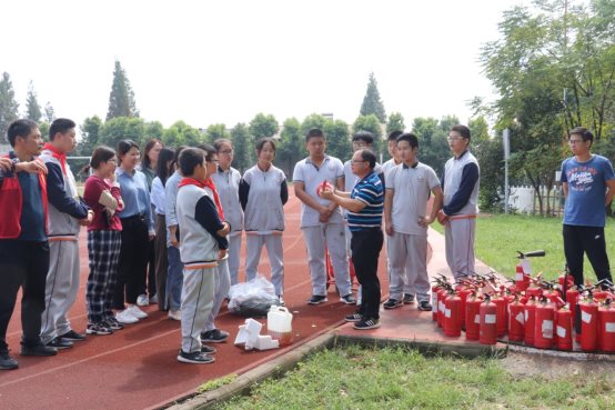 \\10.162.32.248\学校照片\学校照片\2020年下\9.18消防练习\IMG_4102.JPG