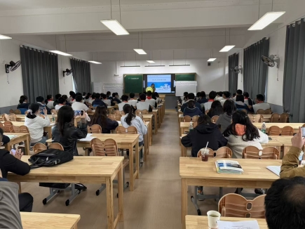 会议室里的人们

AI 生成的内容可能不正确。