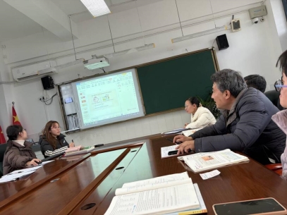 会议室里的人们

AI 生成的内容可能不正确。